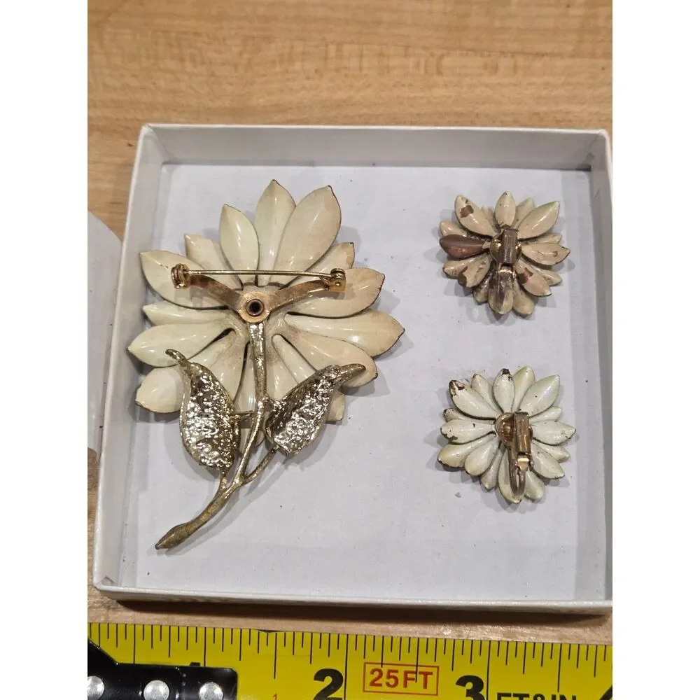 Vintage Green Enamel Daisy Flower Brooch Clip Earrings Amber Rhinestone 60s